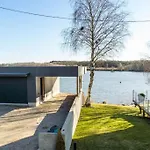 Flott Moderne Hus Langs Elven! * 프레드릭스타드