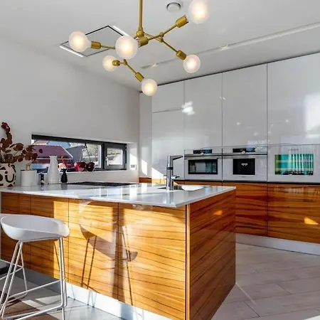 Flott Moderne Hus Langs Elven!