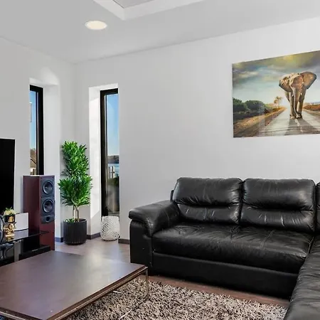 Flott Moderne Hus Langs Elven! Villa *