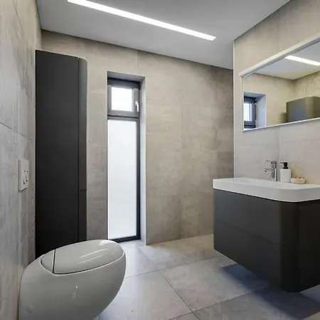 فيلة Flott Moderne Hus Langs Elven!